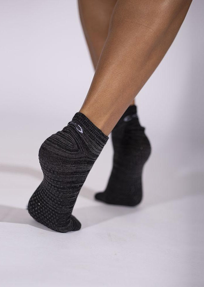 D and H Bamboo Non-Slip Yoga Socks for Women, (Small) : .co